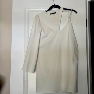 Zara one shoulder shift dress. Color: W Size: M